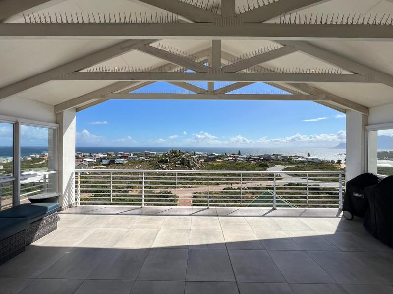 6 Bedroom Property for Sale in Rooi Els Western Cape